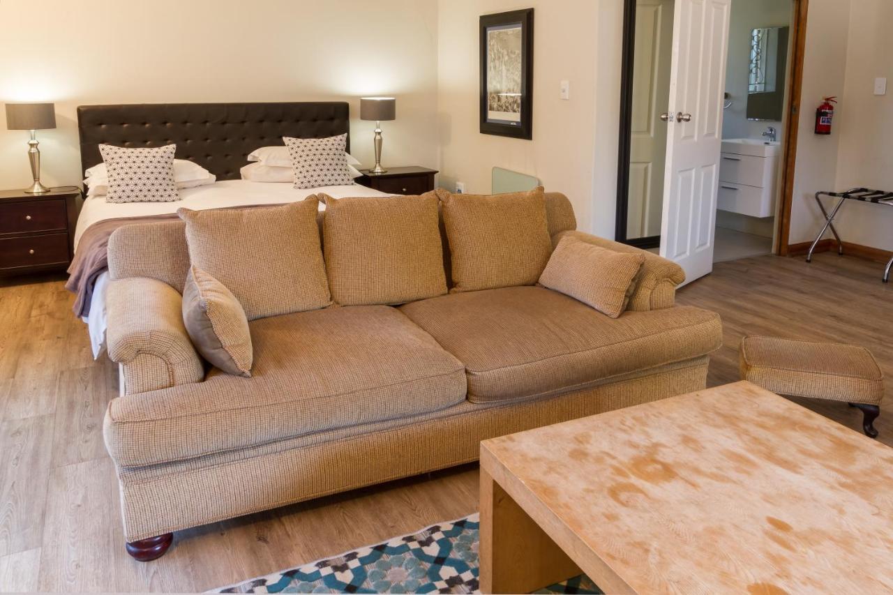 The Pecan Tree Guesthouse Сэндтон Экстерьер фото