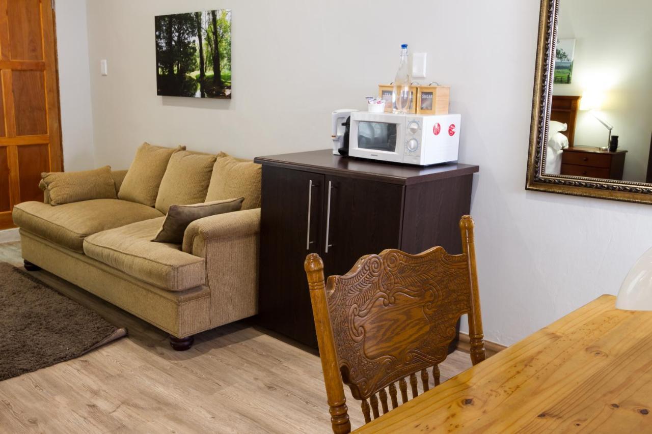 The Pecan Tree Guesthouse Сэндтон Экстерьер фото