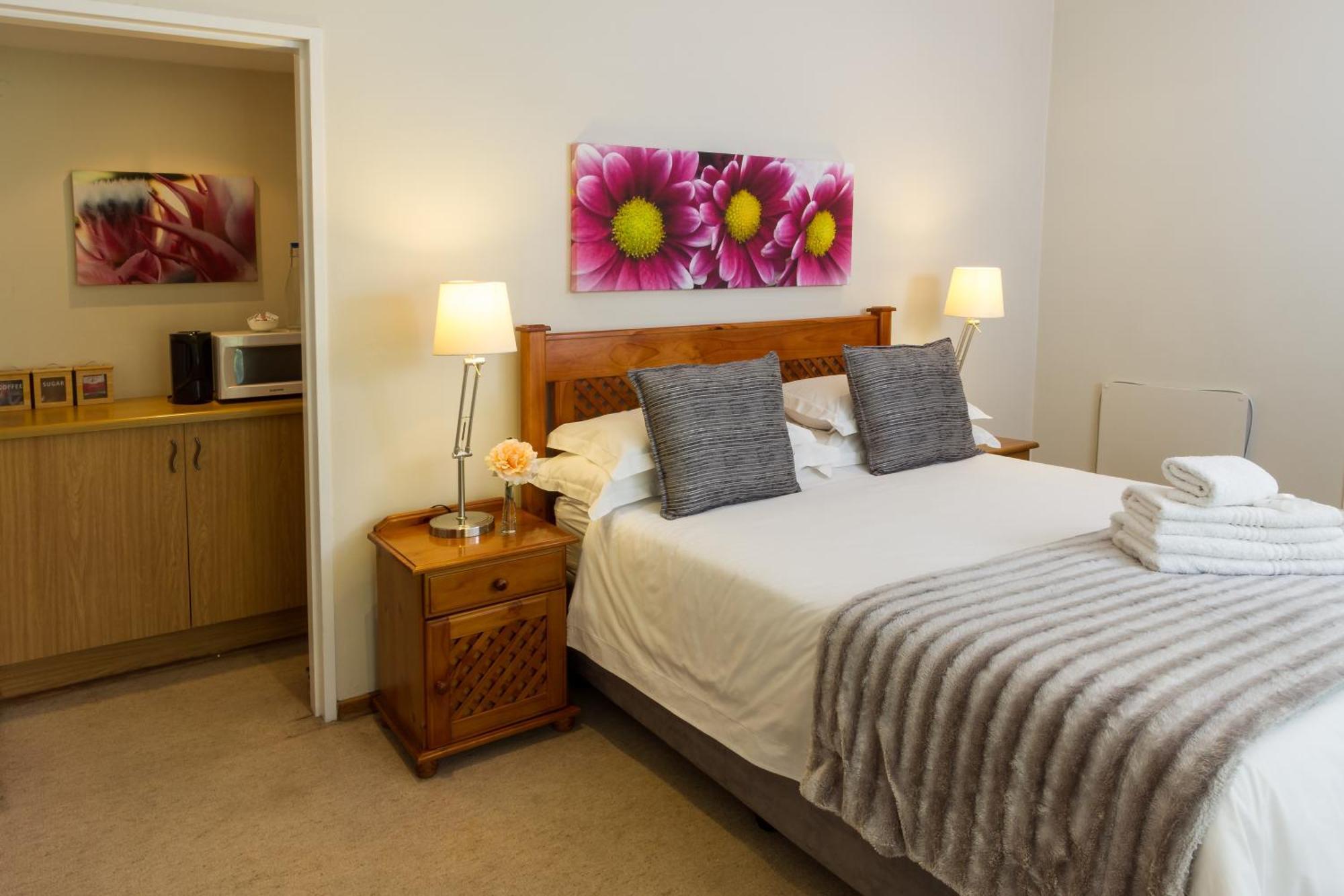 The Pecan Tree Guesthouse Сэндтон Экстерьер фото