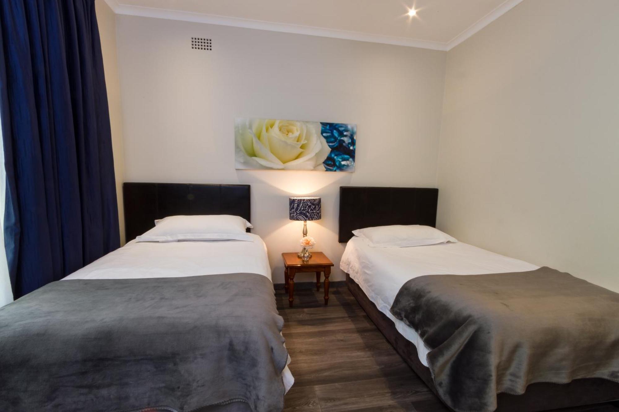 The Pecan Tree Guesthouse Сэндтон Экстерьер фото