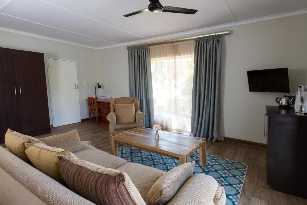 The Pecan Tree Guesthouse Сэндтон Экстерьер фото