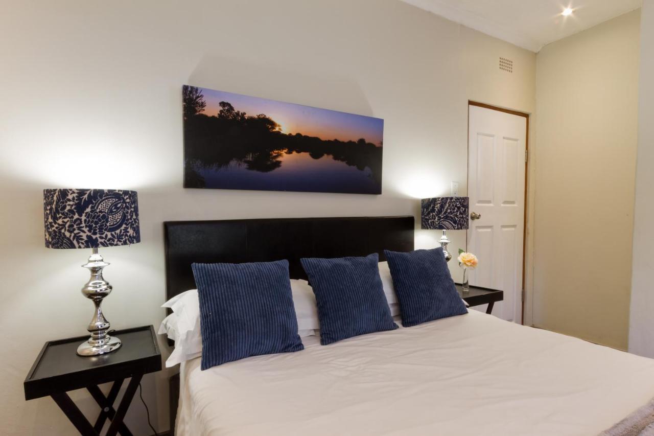 The Pecan Tree Guesthouse Сэндтон Экстерьер фото