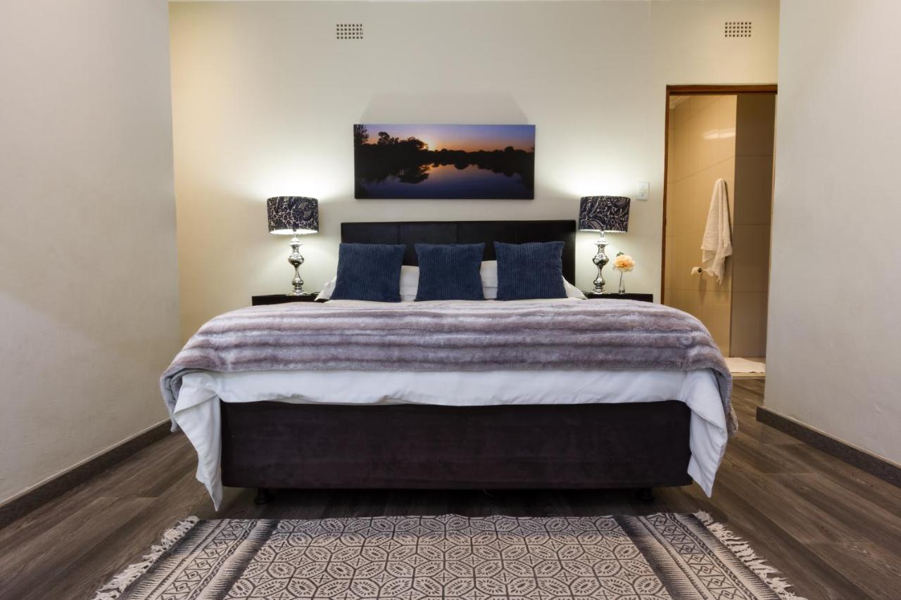 The Pecan Tree Guesthouse Сэндтон Экстерьер фото
